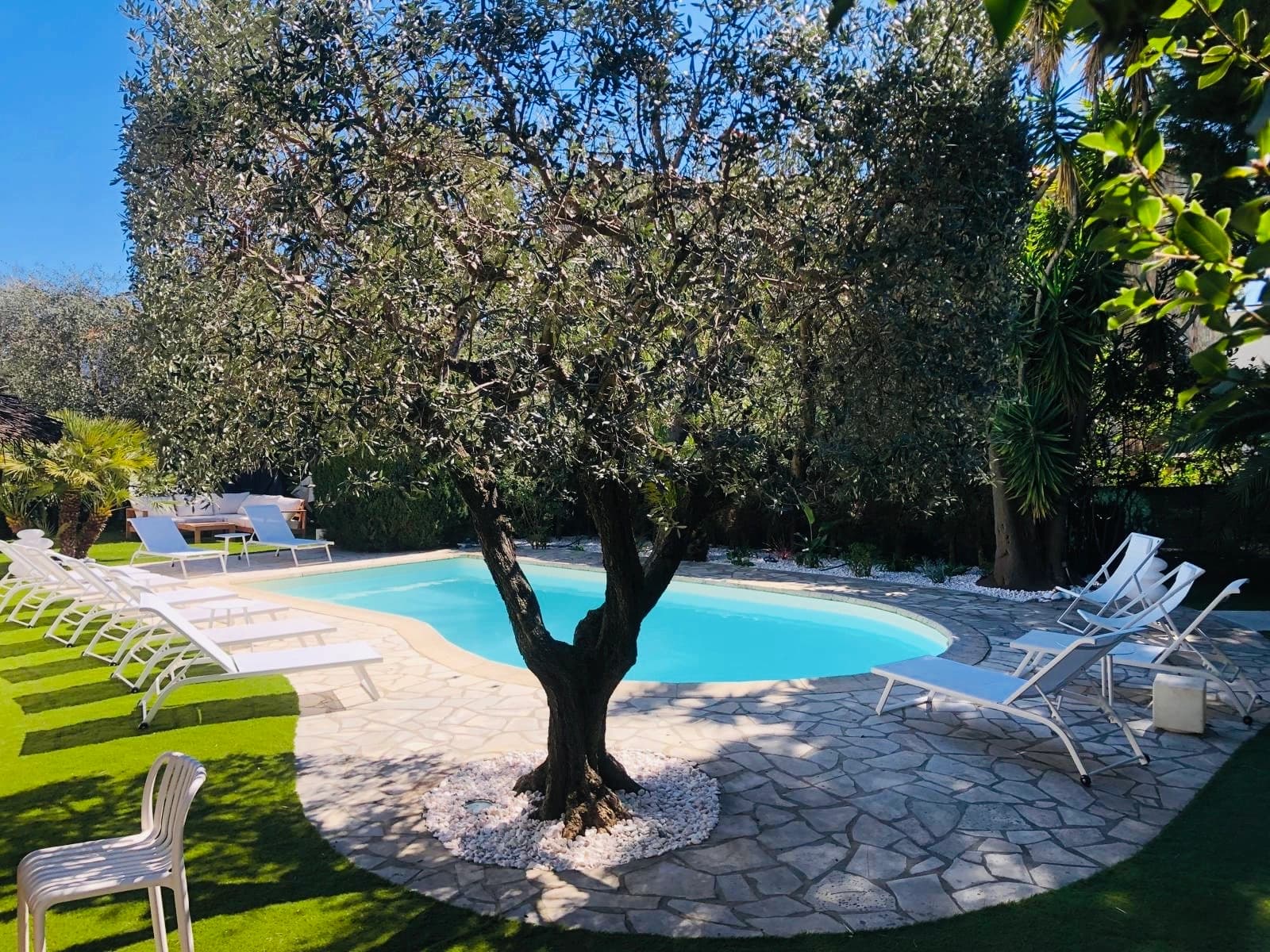 Space Luxury villa 350m2, swimming pool, sauna, hammam, gym 6 bedrooms, 6 bathrooms - 1