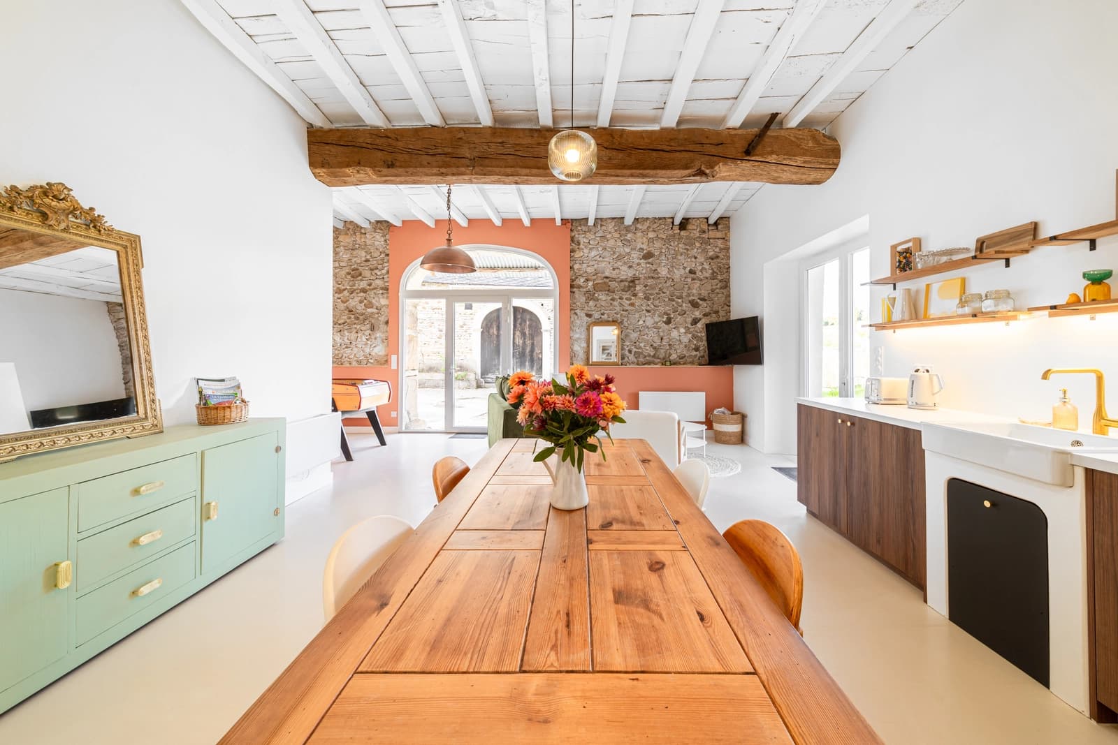 Space Renovated Béarnaise Barn - 1