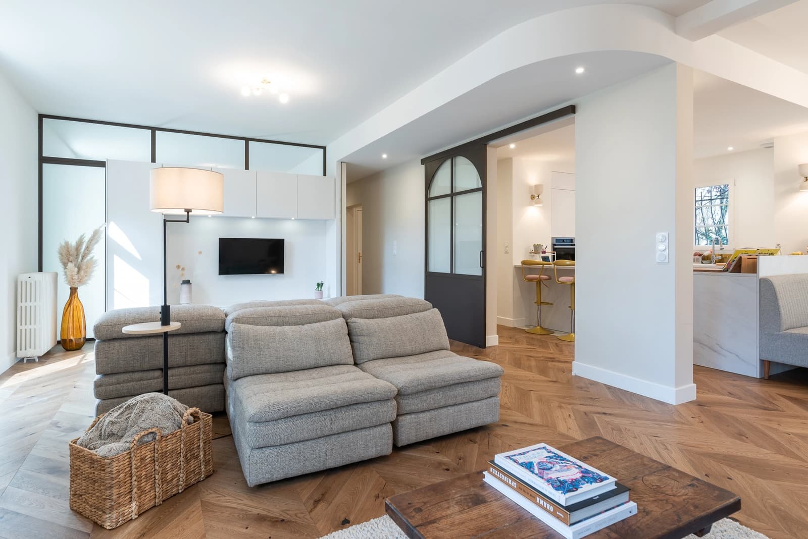 Space Picturesque village villa with modern charm - 0