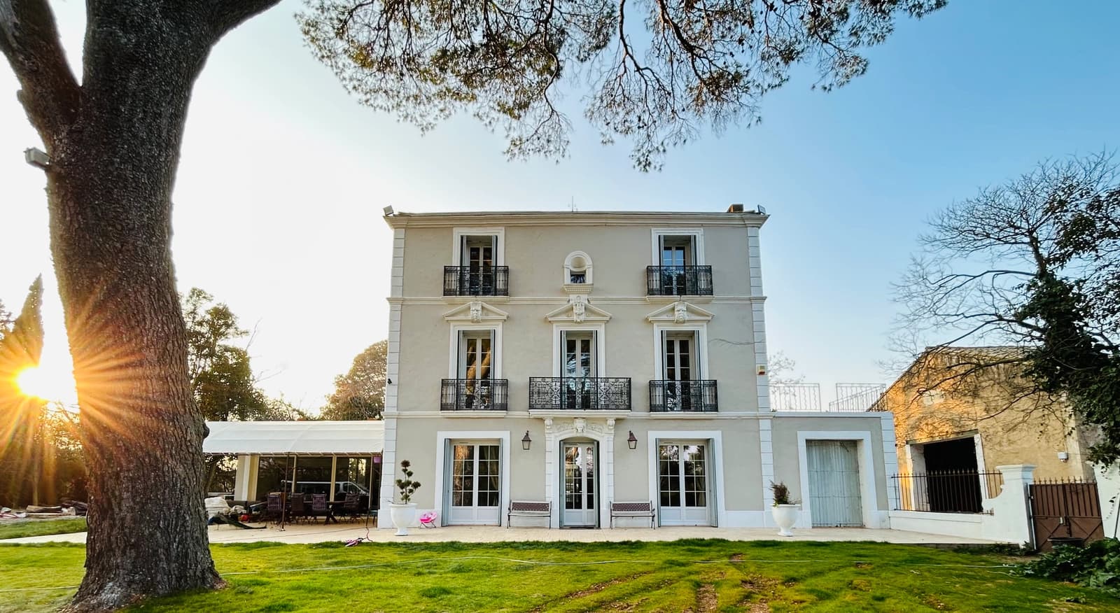 Space Château La Valmale and Wooden Chalet - 0