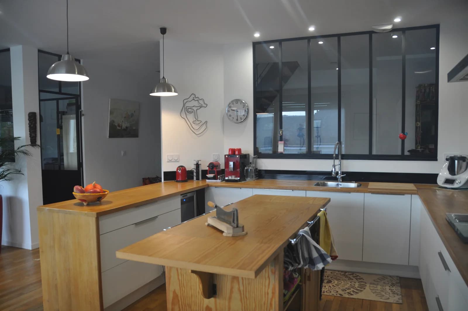 Kitchen in Atypical space - 1