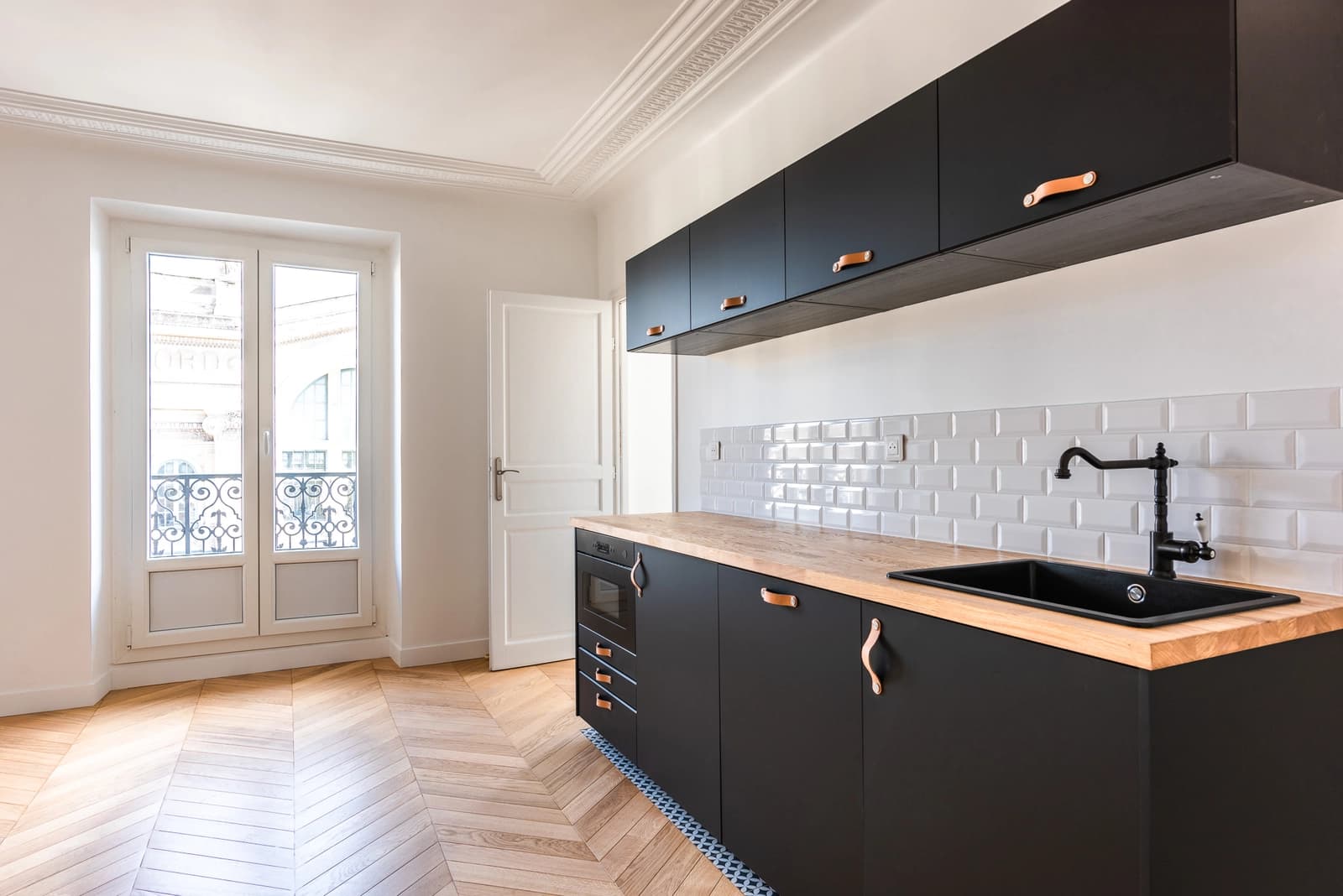 Espace Haussmannien parisien offrant un panorama dégagé unique - 5