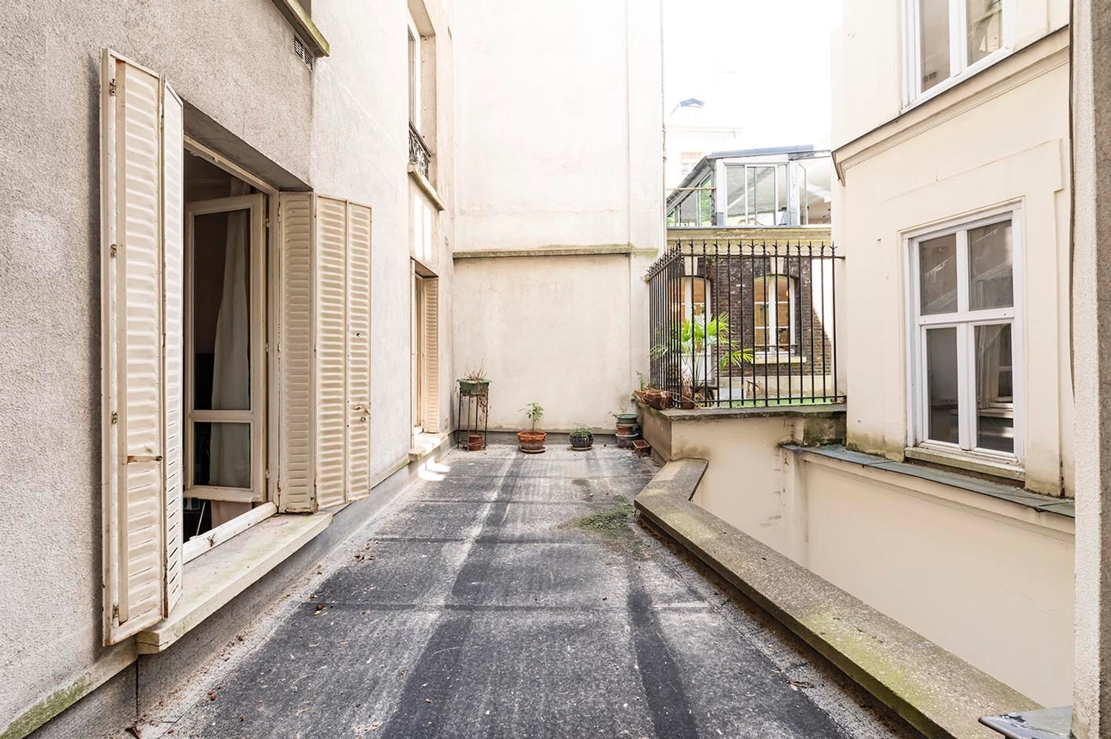 Space Office in its vintage condition - 4