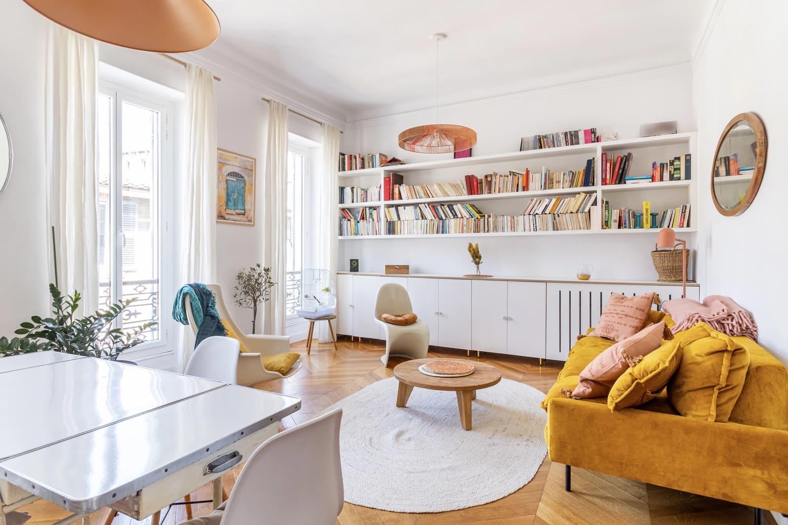 Living room in Light and old - 1