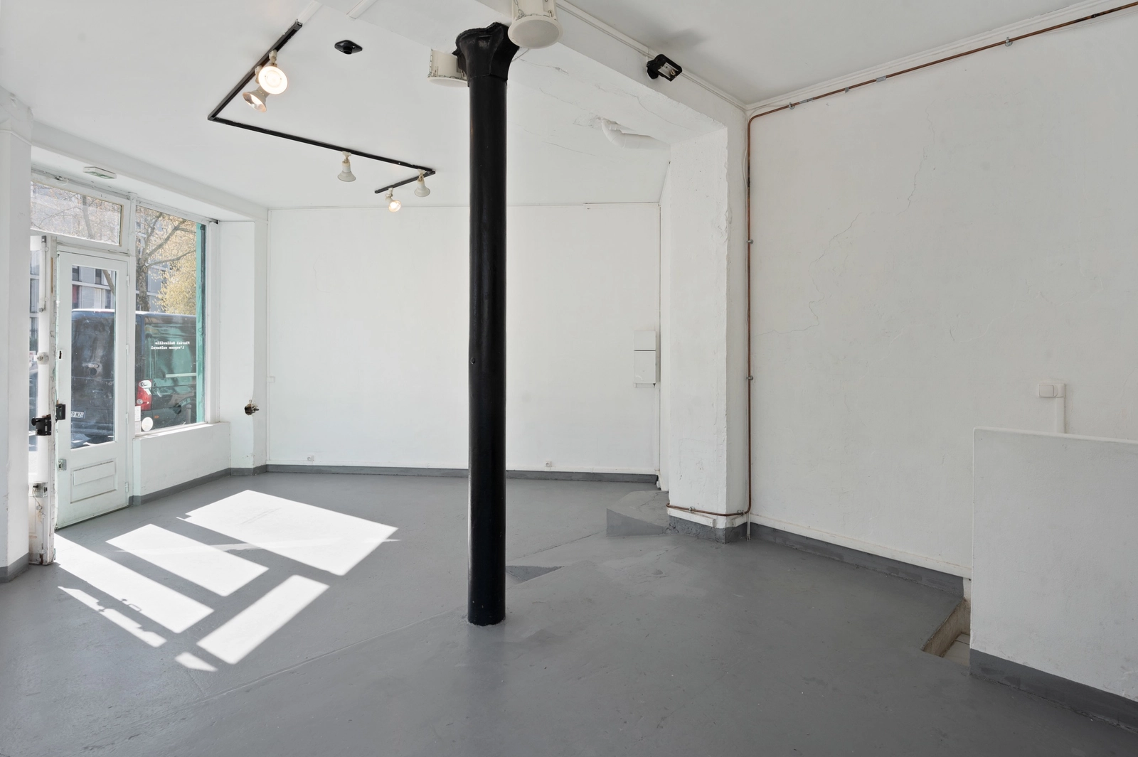 Space Galerie/Boutique lumineuse au pied du Parc de Belleville - 3