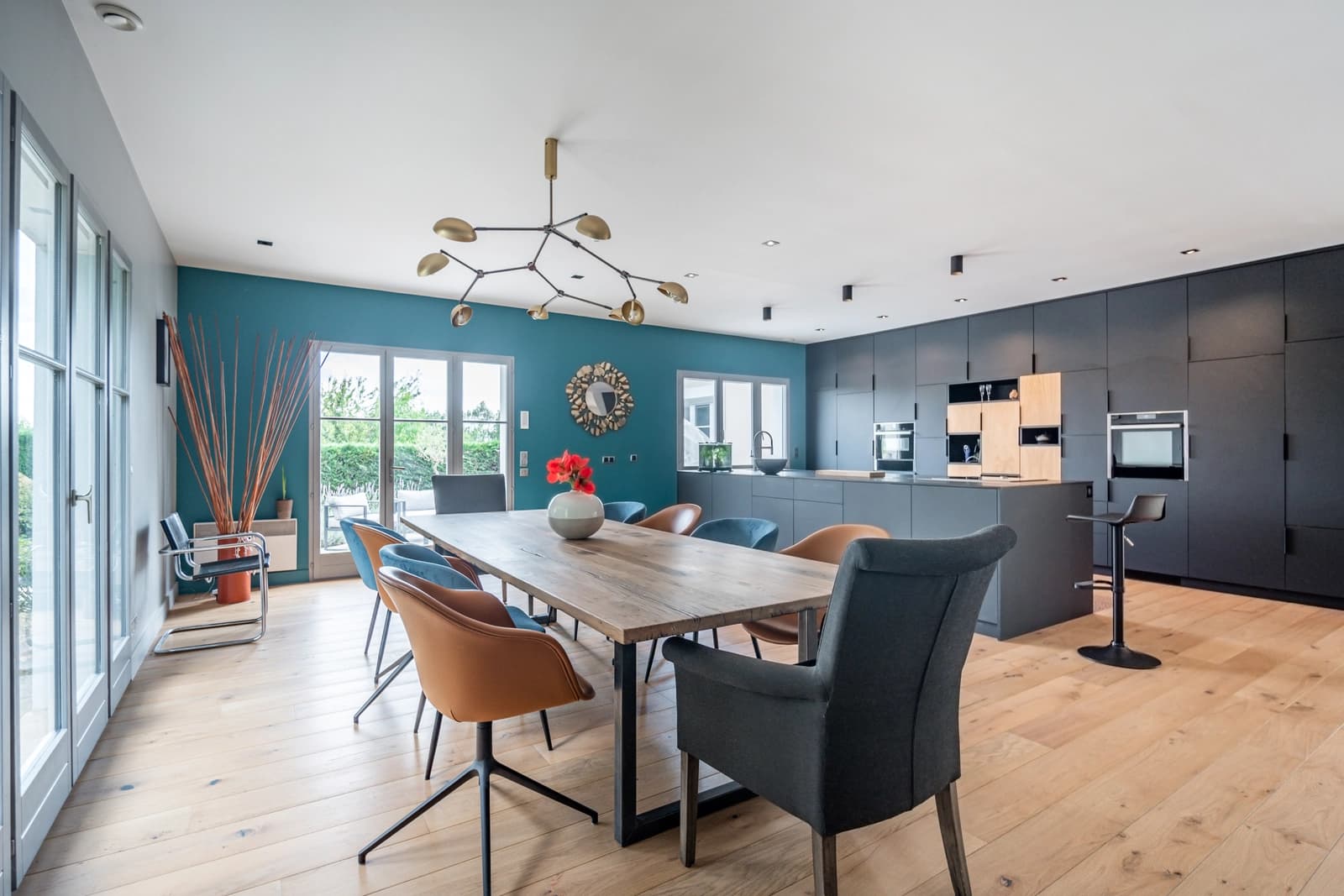 Salle de réunion dans Charmante villa de plain-pied avec jardin et piscine - 1