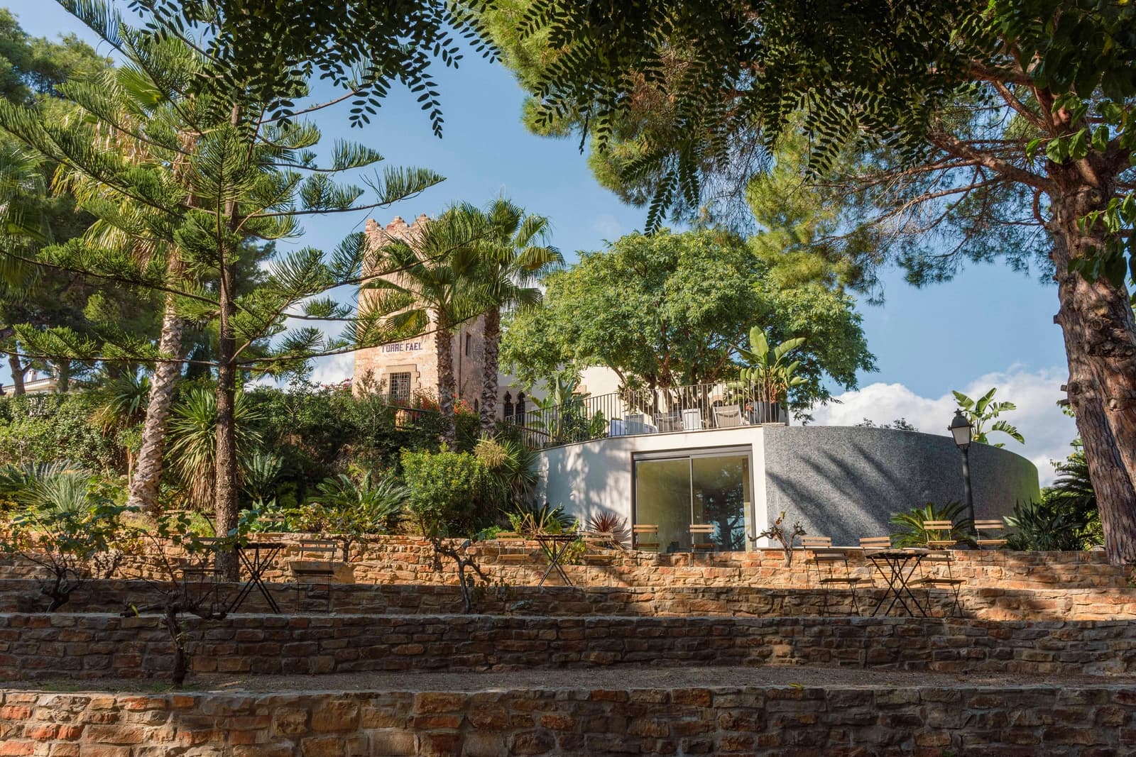 Salle de réunion dans Masia Torre Fael: un domaine au charme catalan - 0