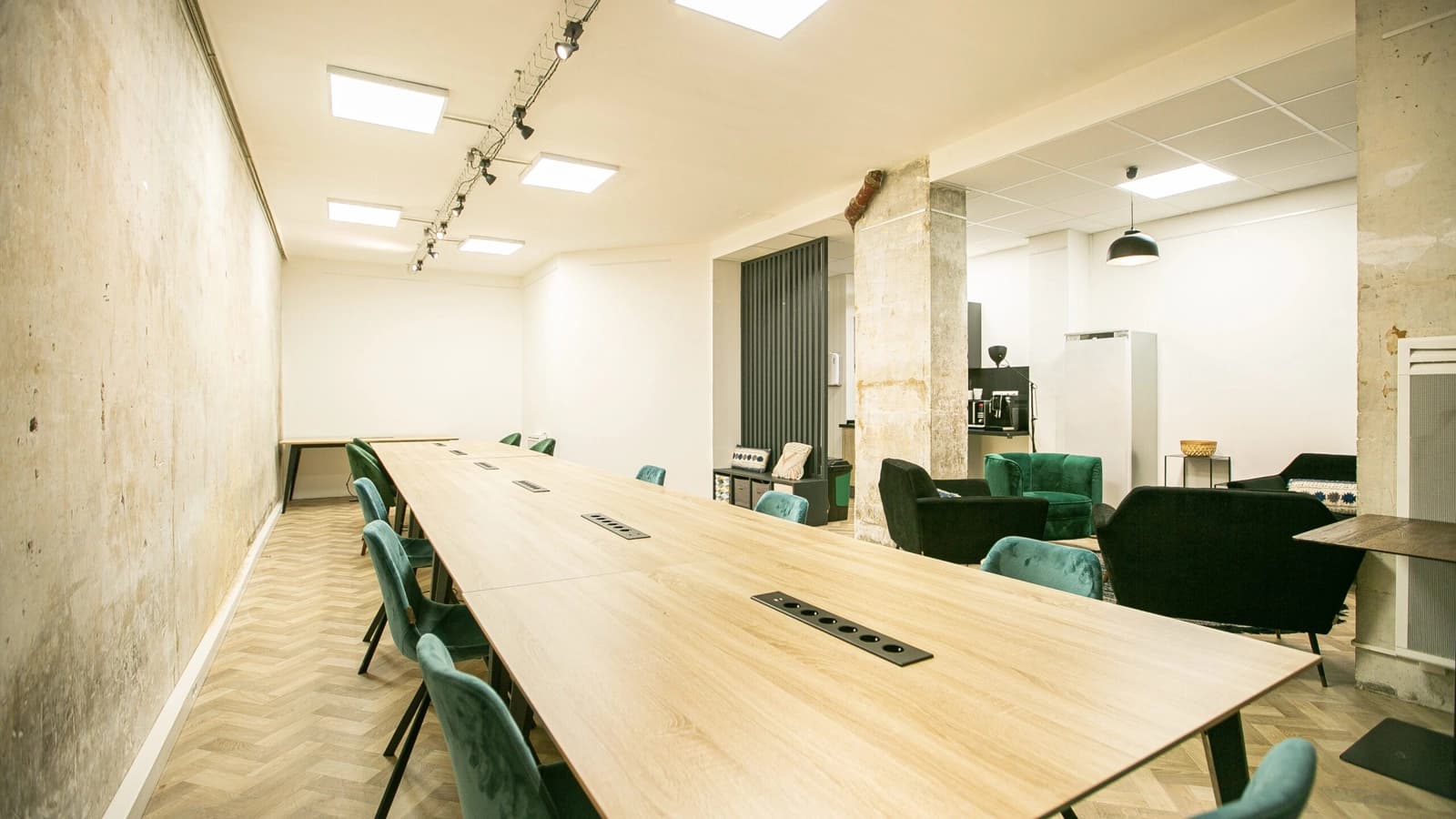 Space The exclusive gallery at the back of the courtyard - 2