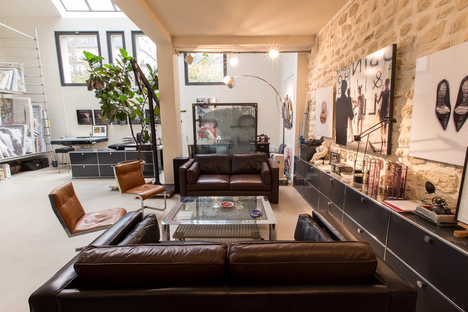 Living room in Artist's studio-loft, glass roof and garden - 1
