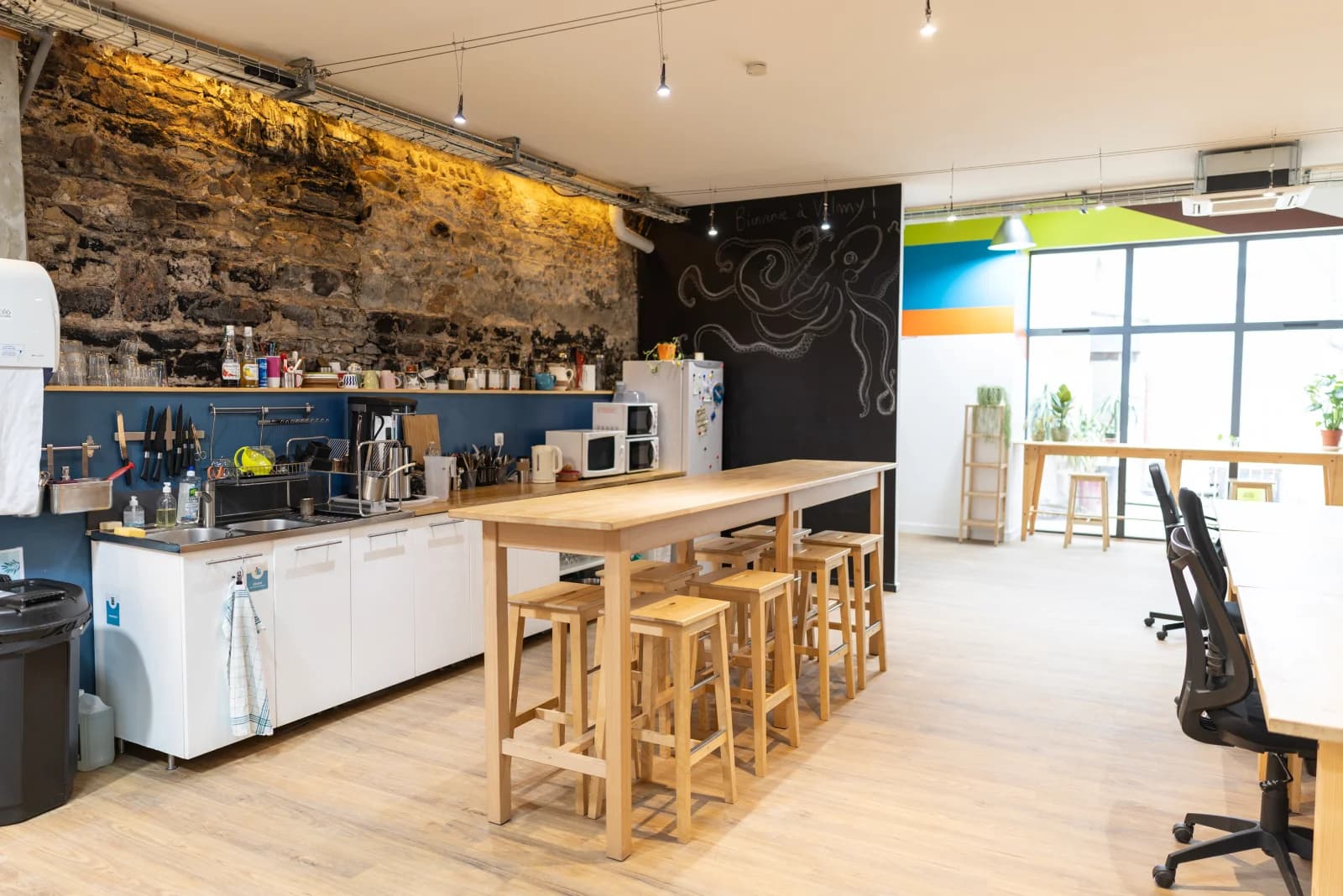 Space Home-like offices - climbing wall - 1