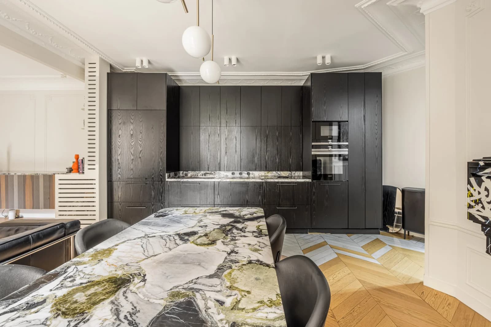 Espace Appartement haussmannien au calme - 2