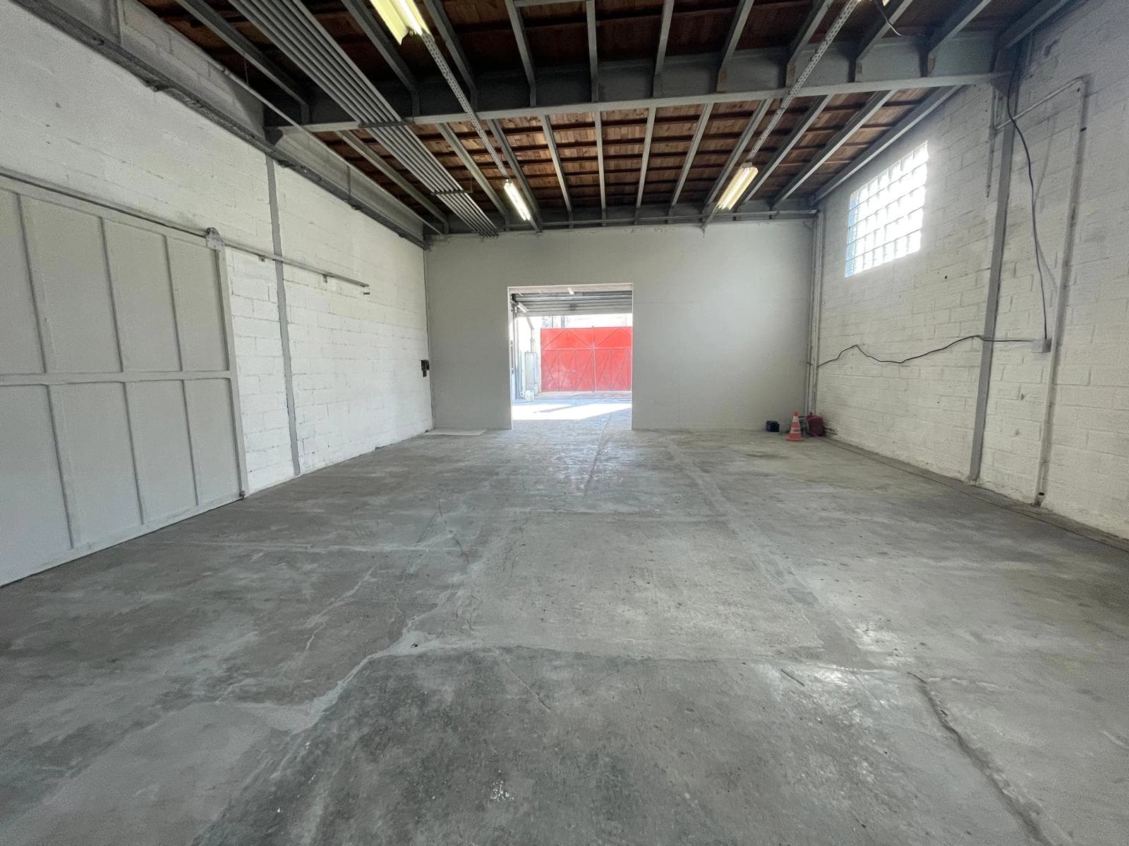Space Maisons Alfort: Exceptional Set Design, Industrial Workshop and Office - 4
