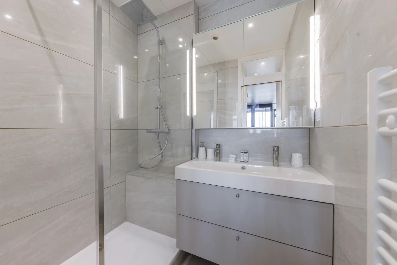 Espace Appartement Sacré-Cœur à louer - 4