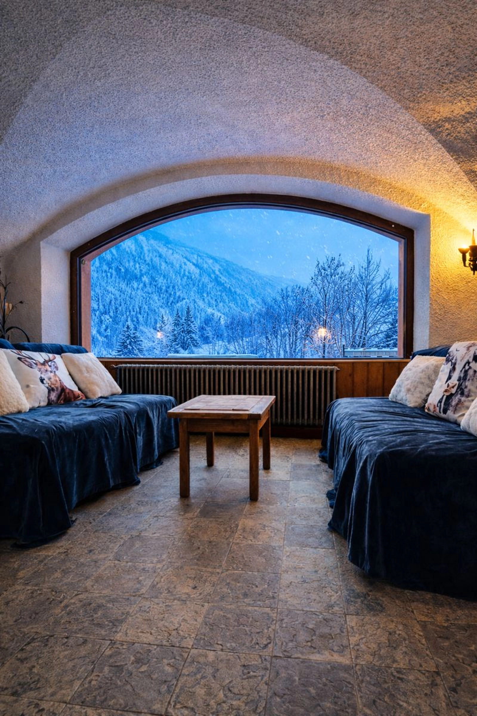 Space Historic Alpine Chalet – Large versatile venue for filming and events - 4