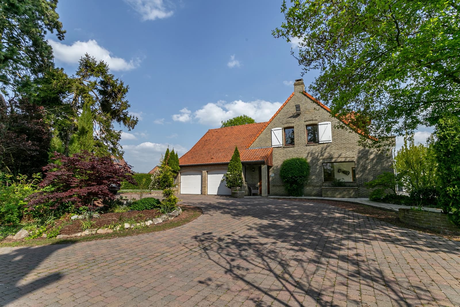 Renovated traditional house facing south, not overlooked
