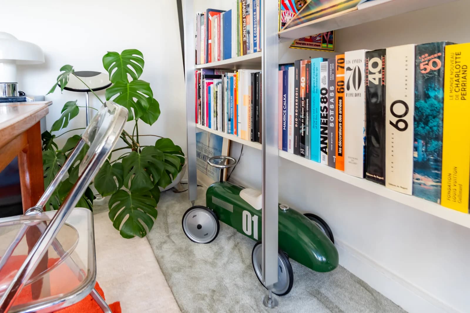 Space Parisian Logis with retro charm, bathed in light - 5