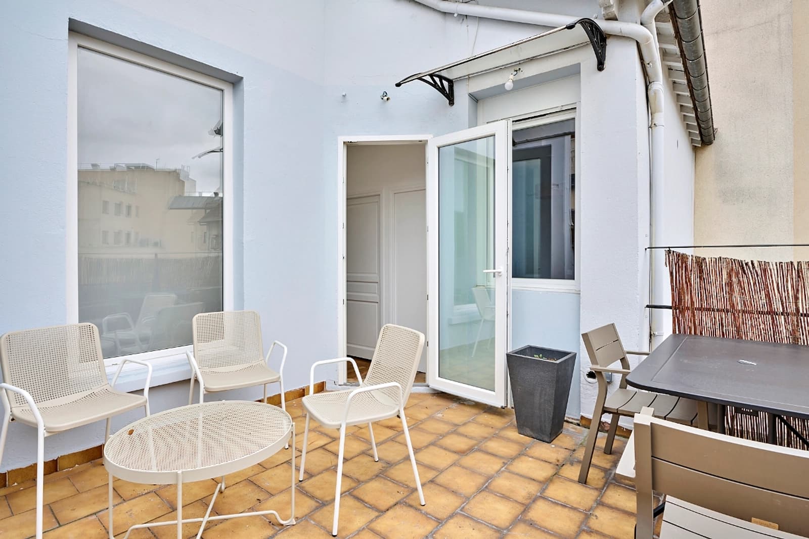 Meeting room in Luxurious town house - 1