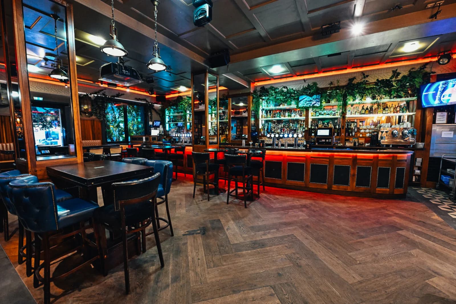 Space Irish pub - Champs-Élysées - 5