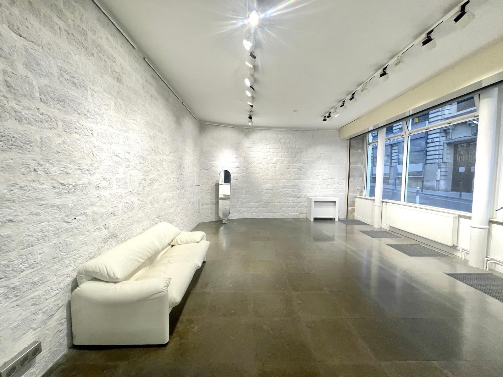 Living room in Studio in the heart of Paris - 1