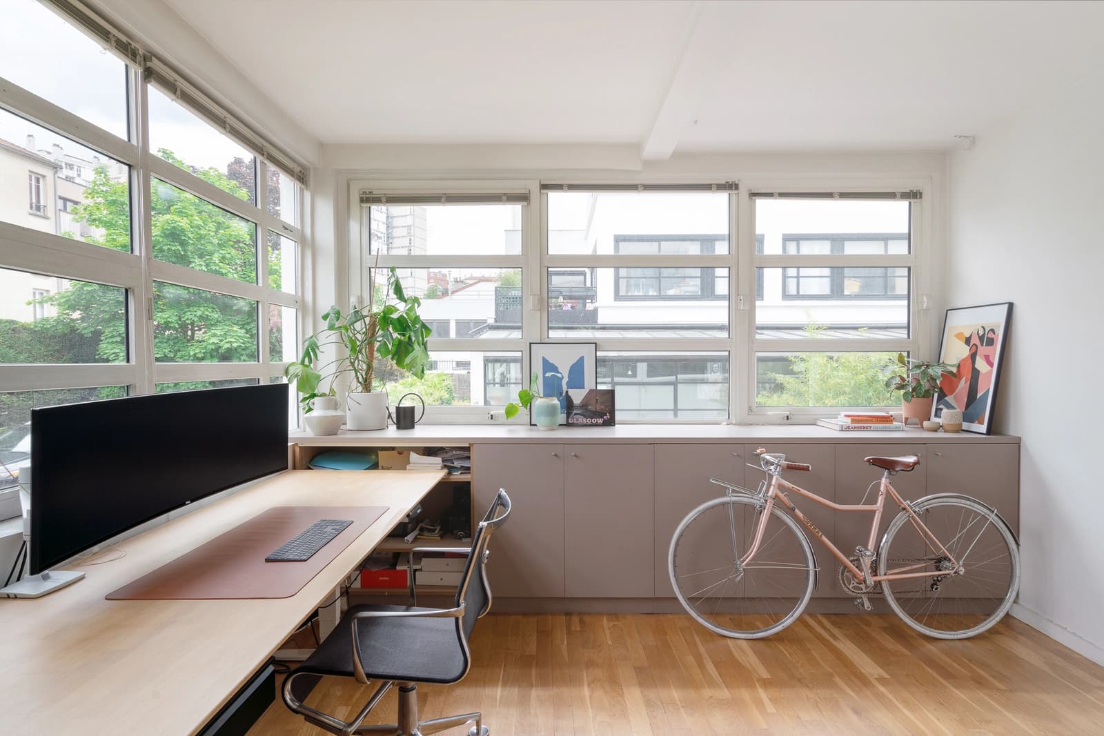 Space Modernist loft in a former Schneider factory - 5