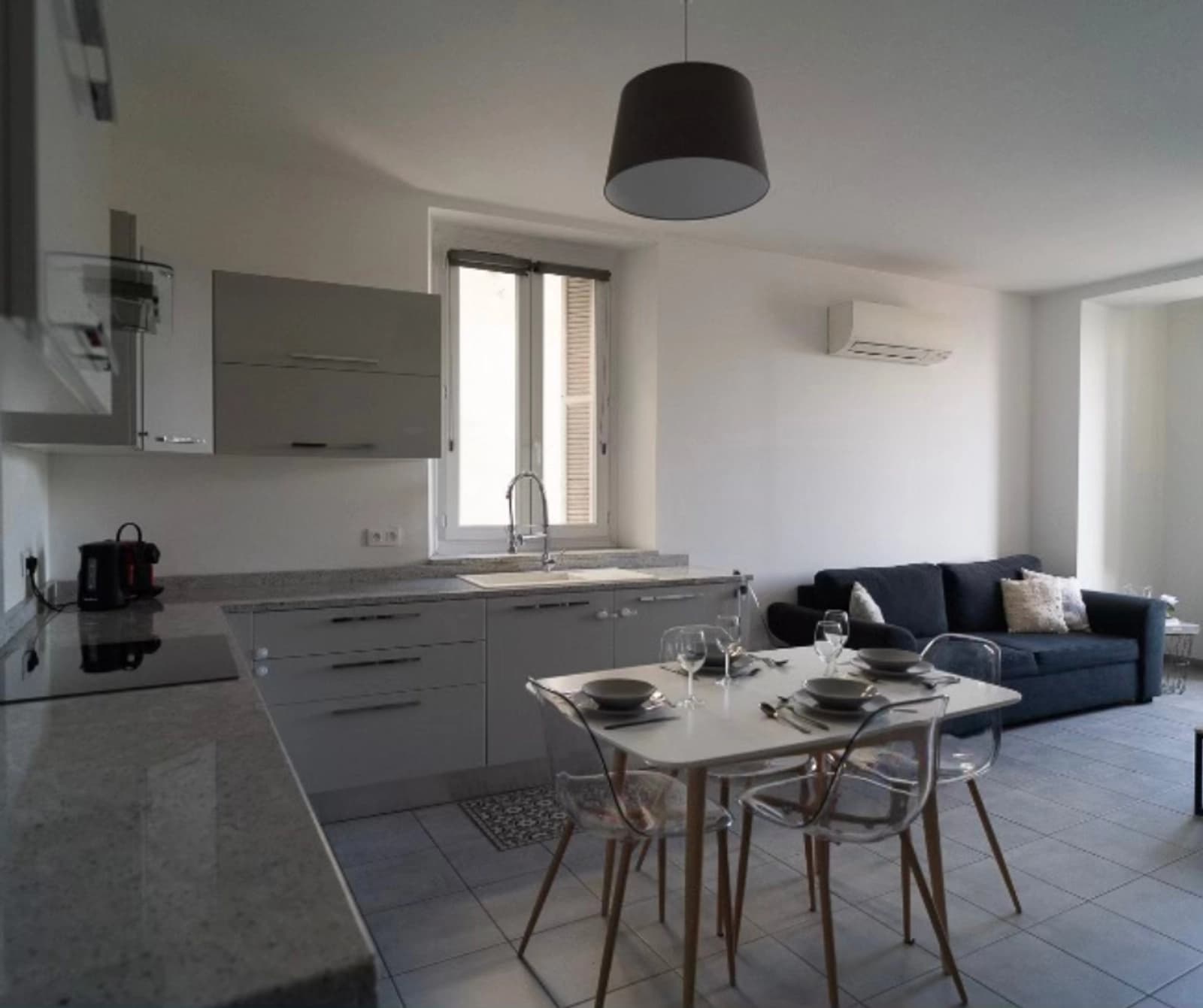 Salle de réunion dans Logement de charme à deux pas du centre animé - 1