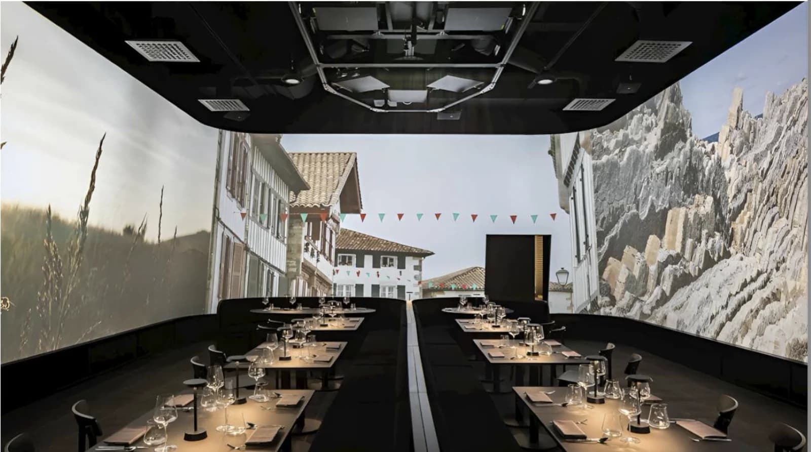 Space Immersive restaurant - 2