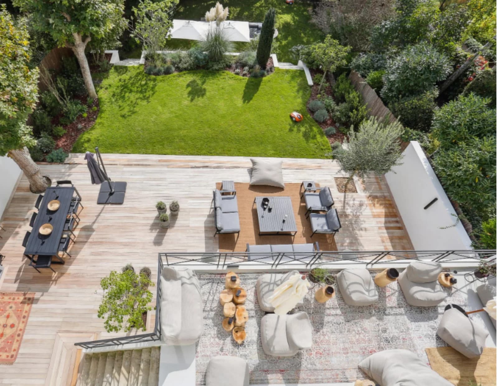 Space Maison de maître with contemporary decor and swimming pool, in a green and peaceful setting just outside Paris - 4