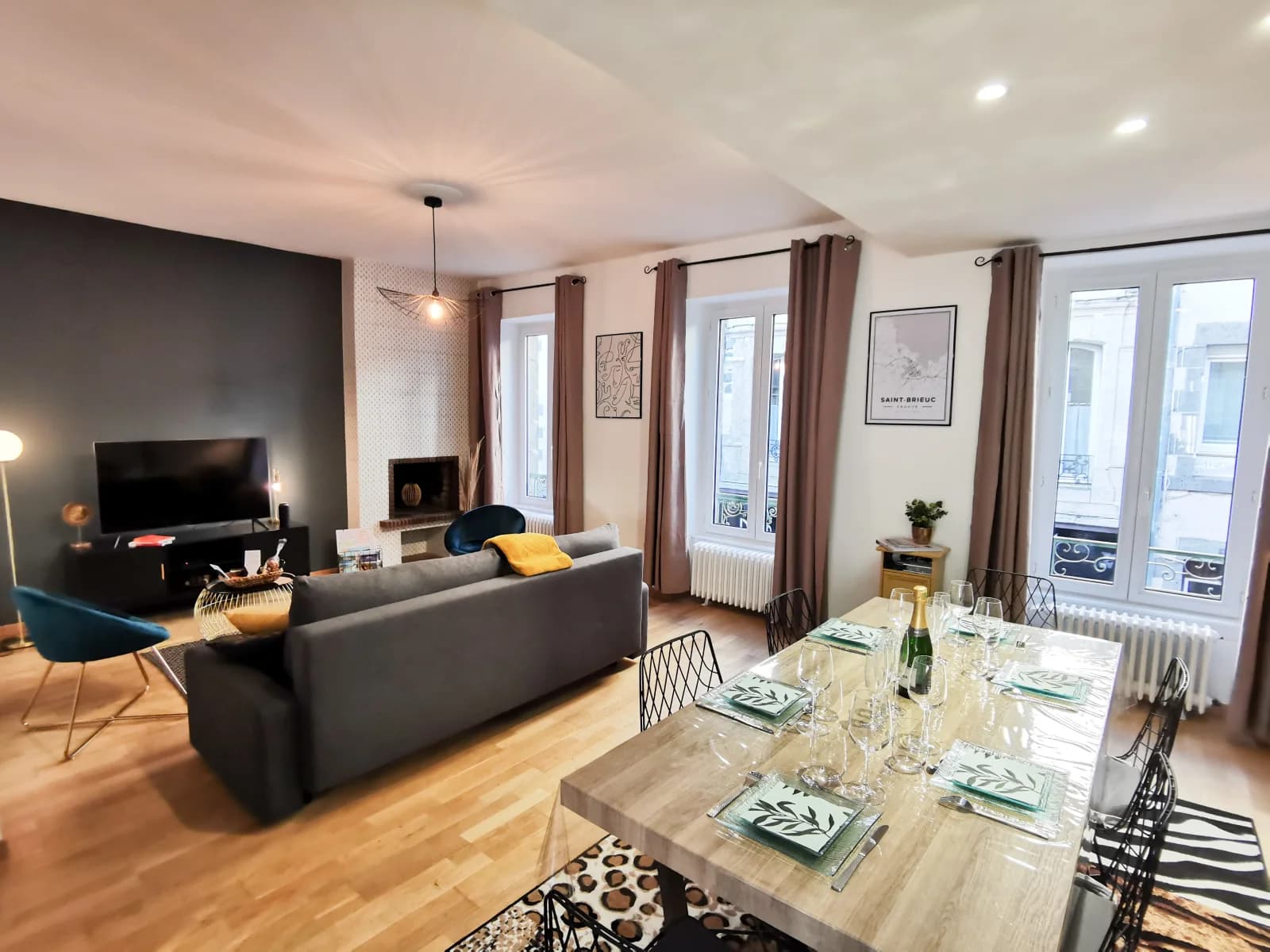 Living room in Apartment in the heart of the city - 1