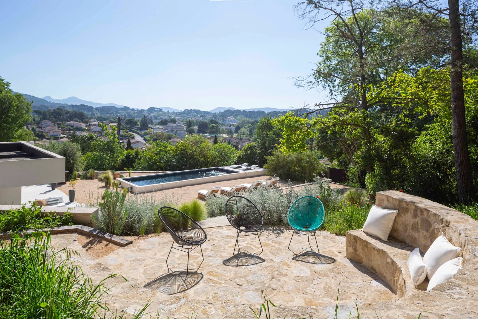 Space Futuristic Architect-Designed House with Pool – Marseille, Accates District - 1