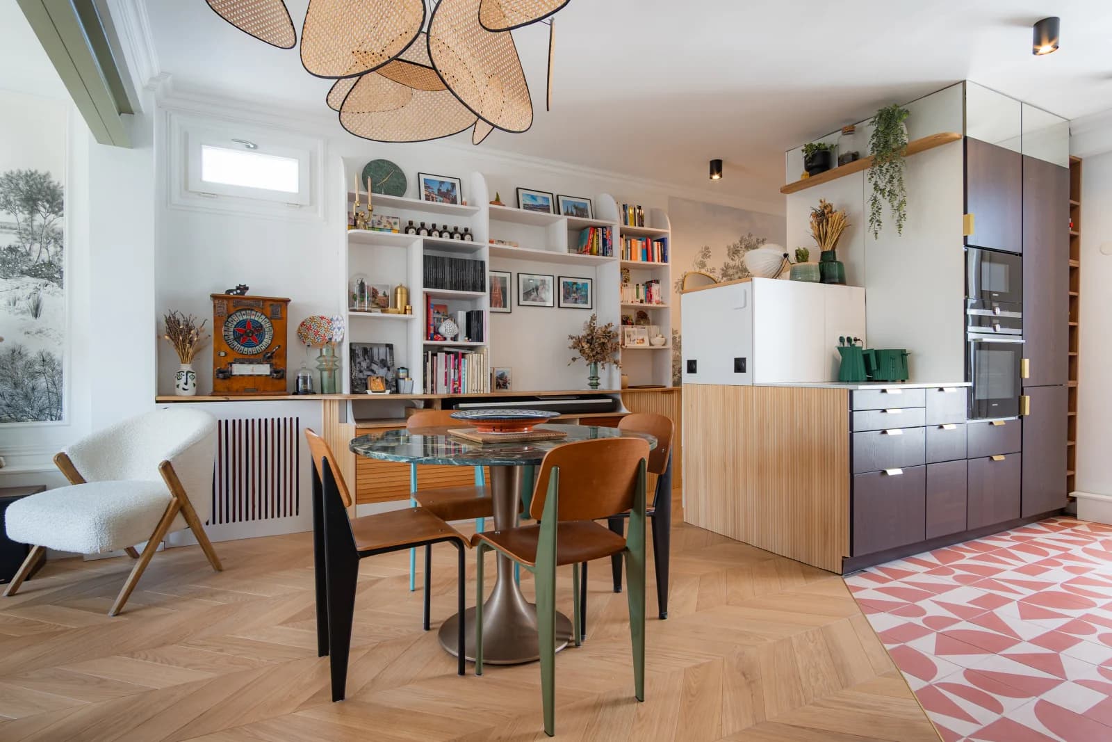 Space Bright, trendy apartment with balcony / parquet floor / molding / skylight / beautiful bathroom / children's bedroom - 5