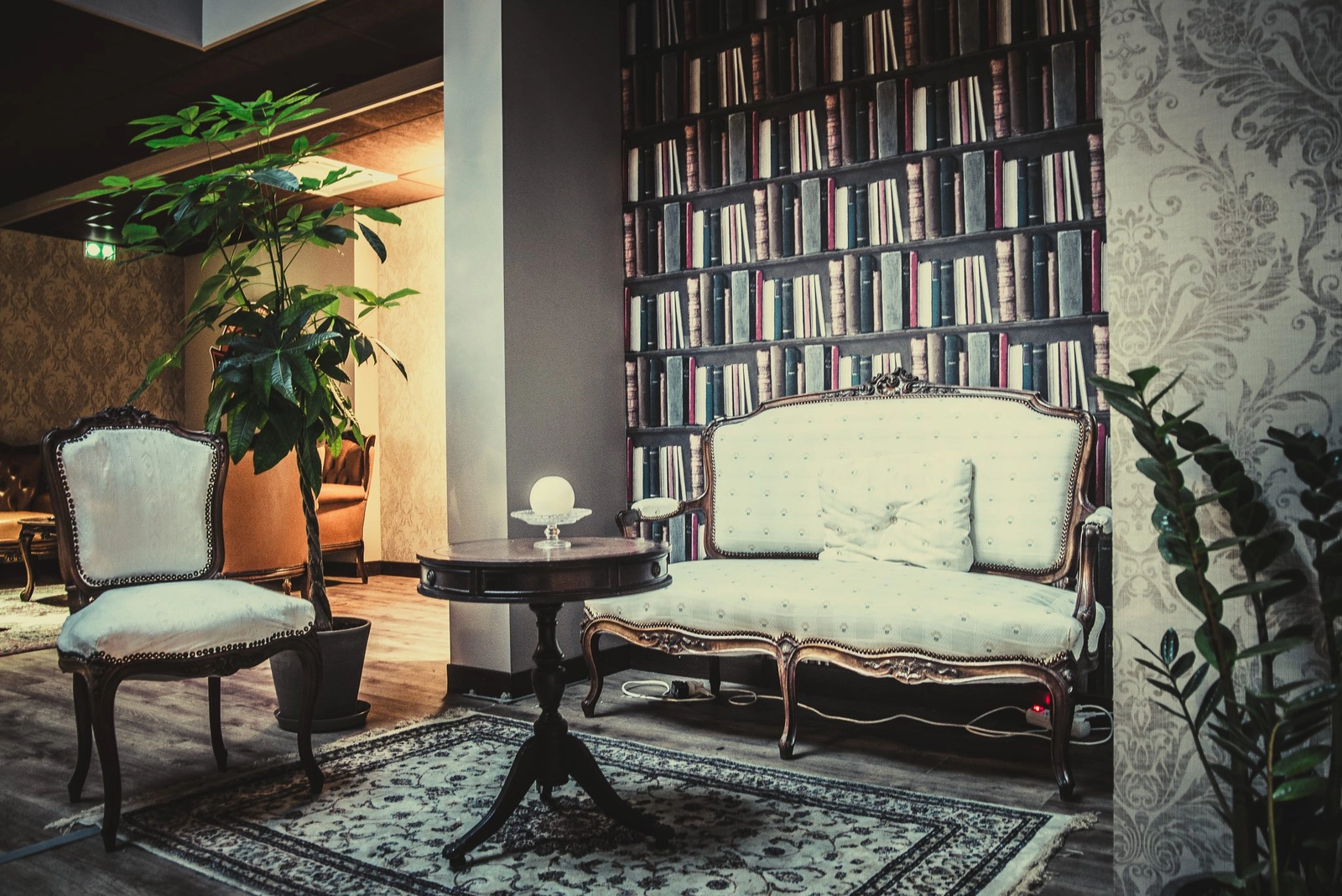 Espace Grand Lobby inspiré victorien et Sherlock Holmes (espace accueil escape game) - 4