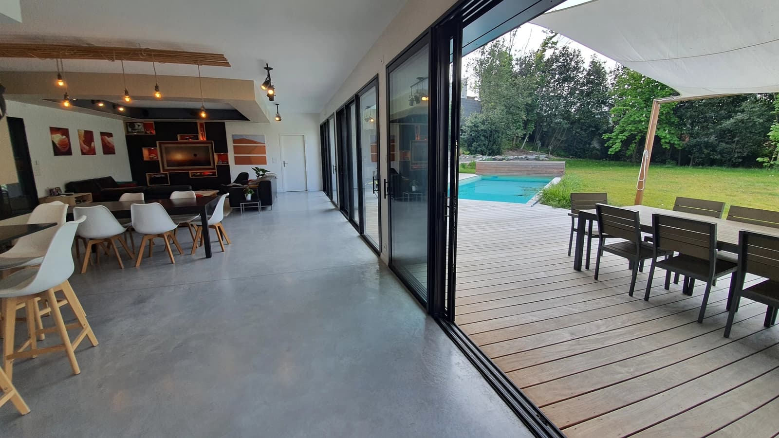 Espace Grande maison moderne - 1