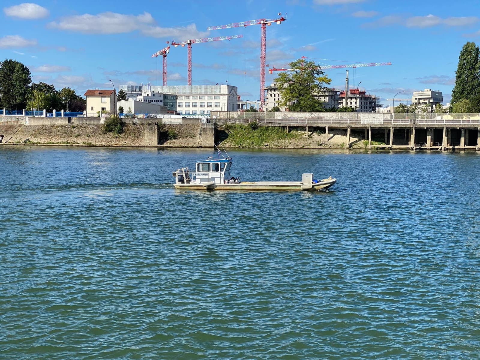 Space 100% Electric Service Boat on the Seine – Camera Boat and Silent Technical Platform - 2