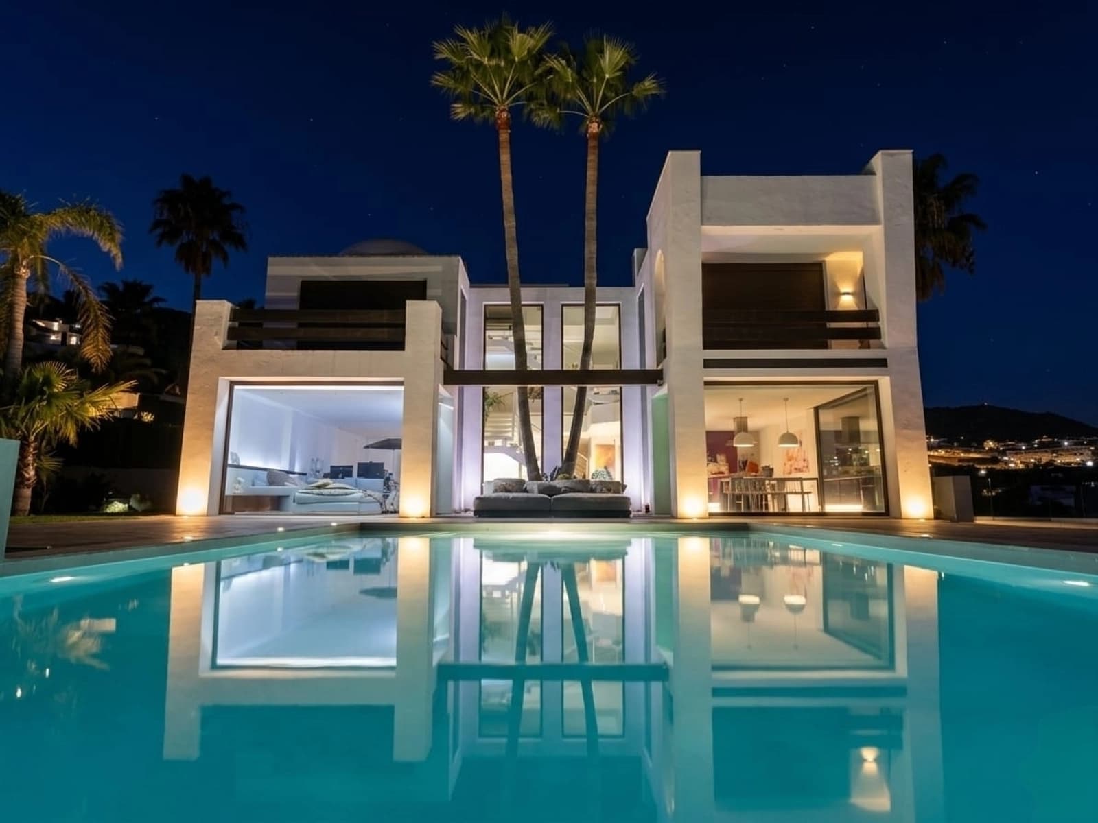 Space Spectacular chalet with panoramic sea views - 1