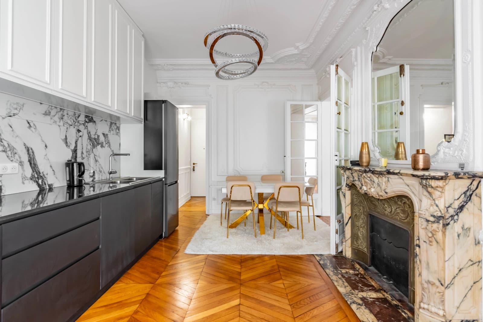 Space Chic, uncluttered Hausmanian apartment - 4