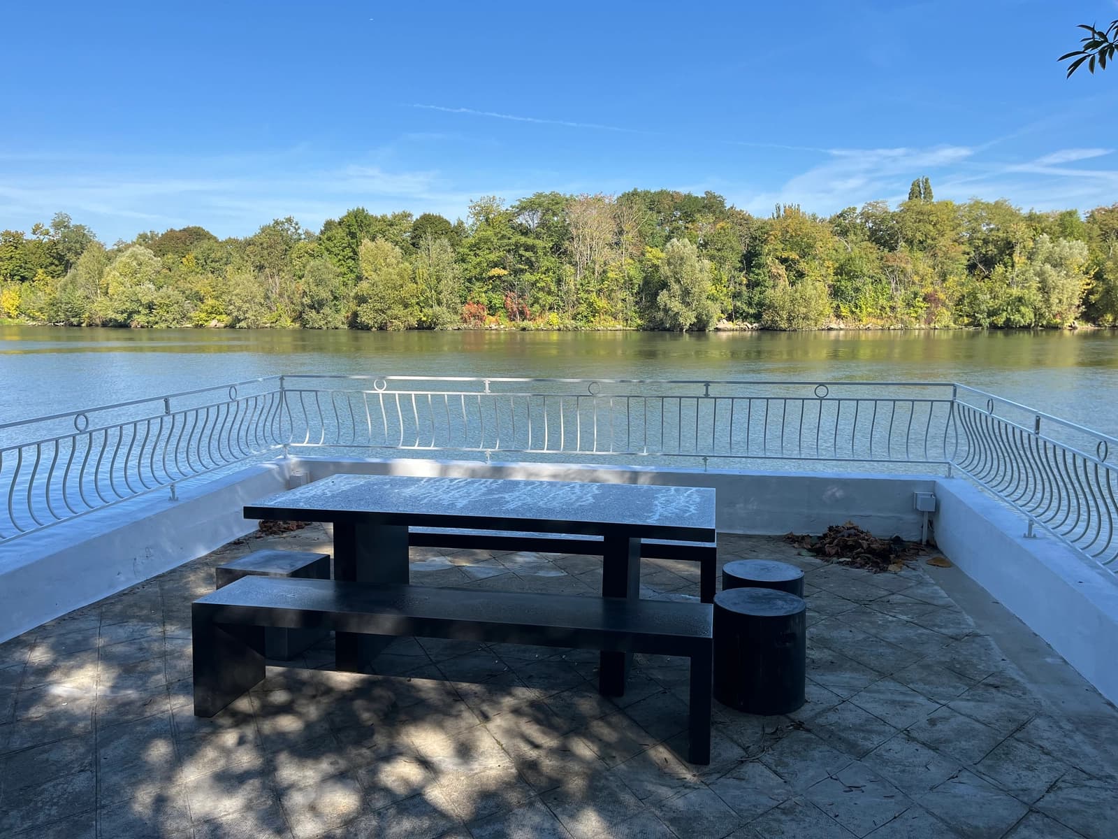 Espace Cottage en bord de Seine-lumineux et atypique  - 3