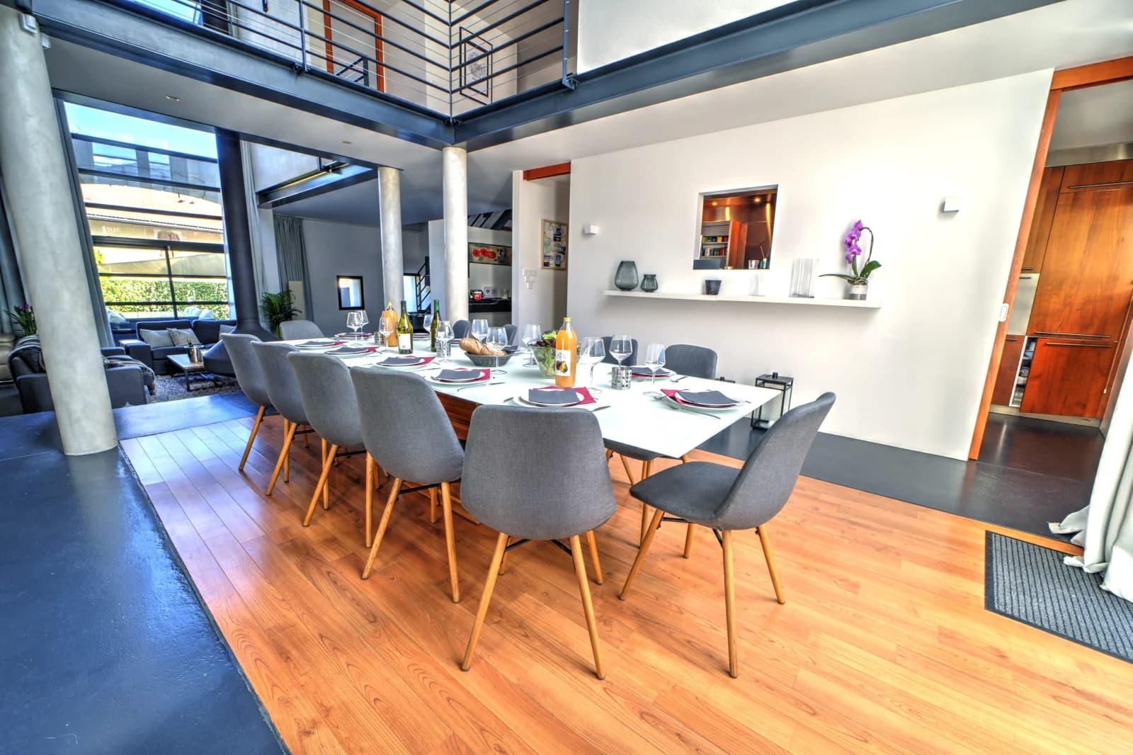 Meeting room in Large, bright, modern spaces - 1