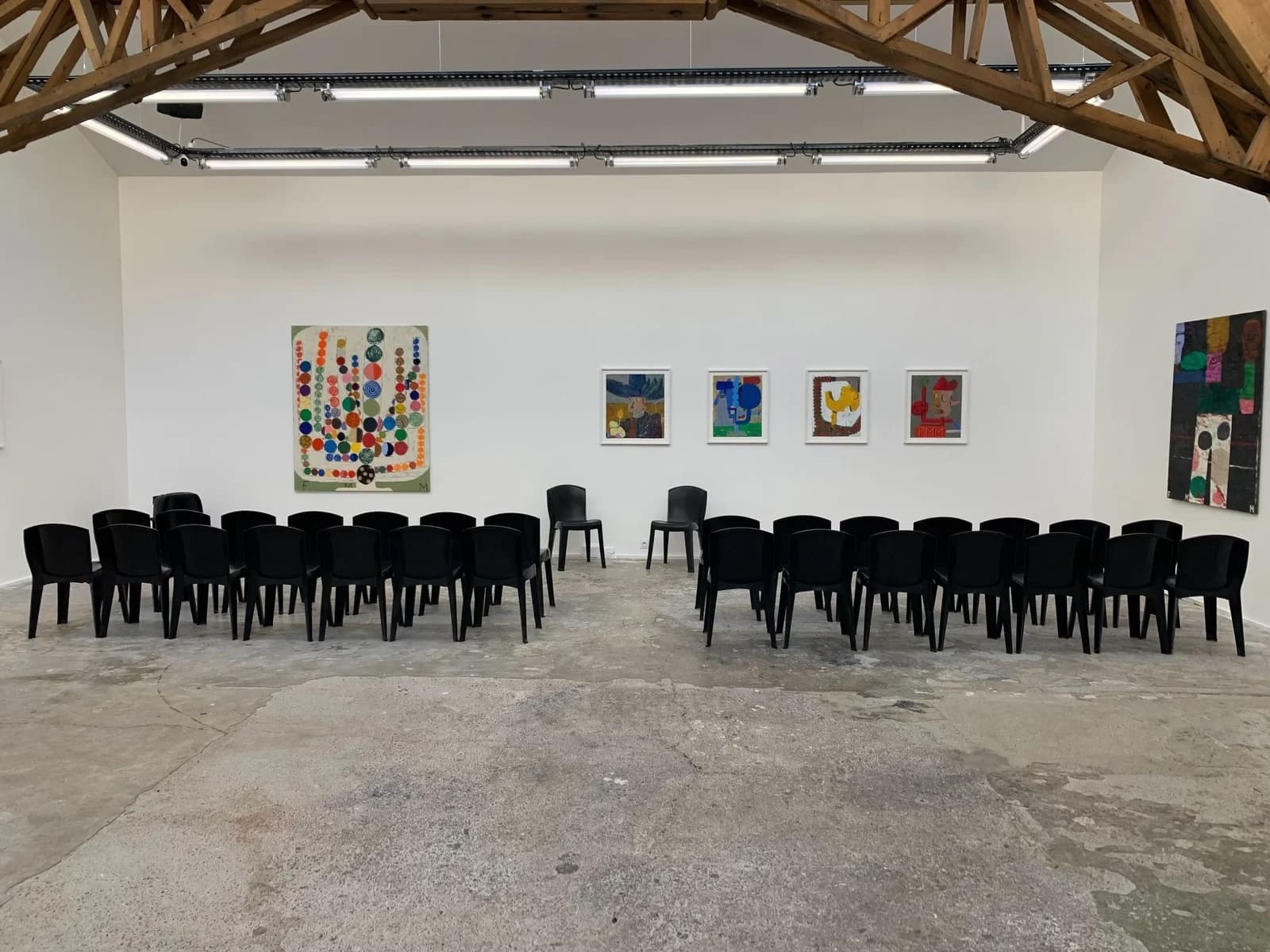 Space Art Brut and Minimalist Gallery - 4