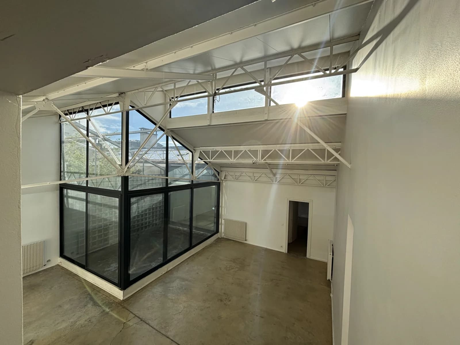 Space Large, bright, flexible loft - 2