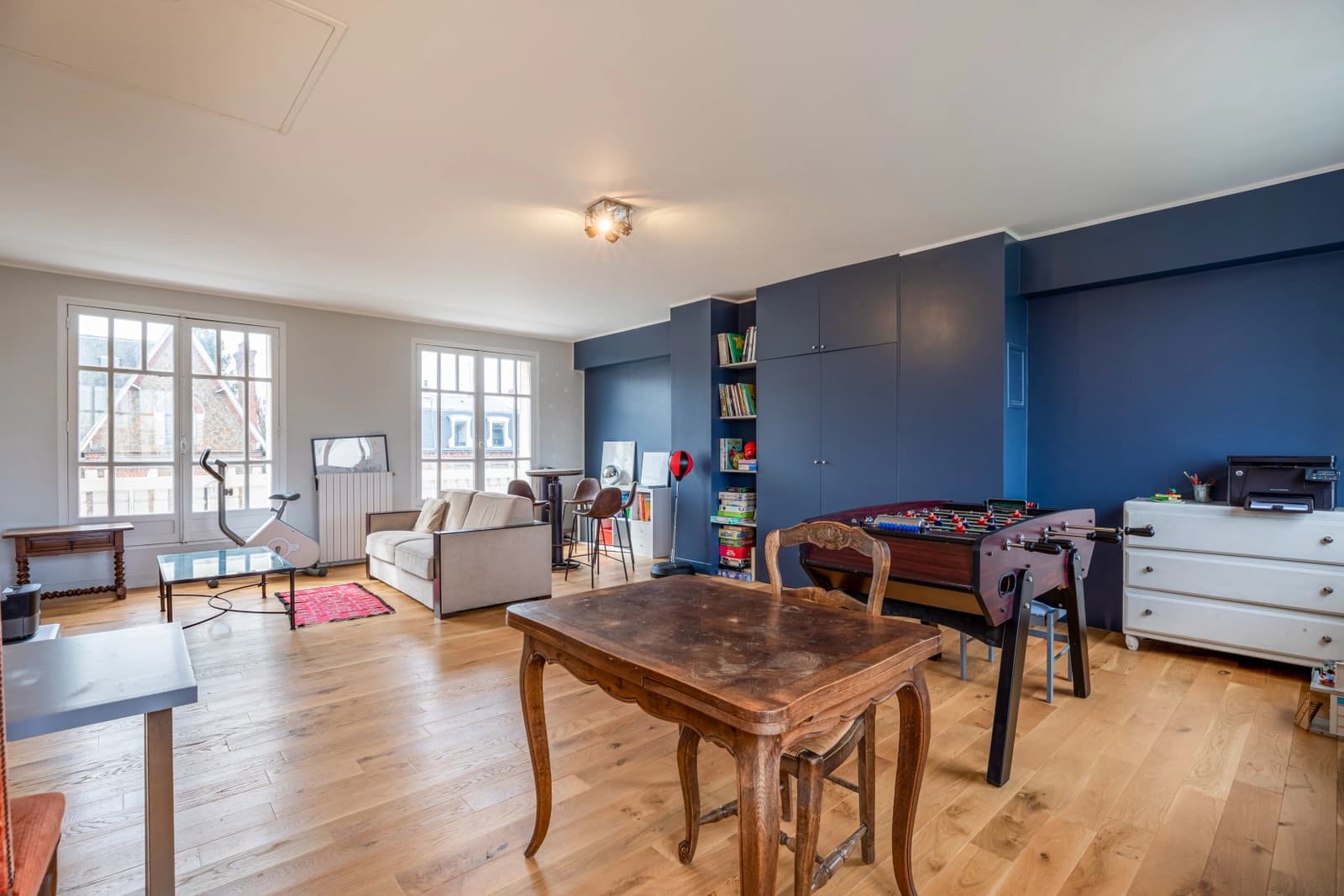 Space 300m² house with large garden in Colombes - 4