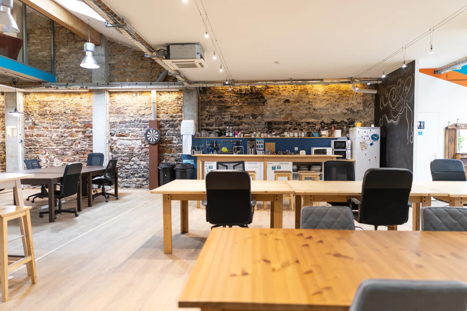 Space Home-like offices - climbing wall - 0