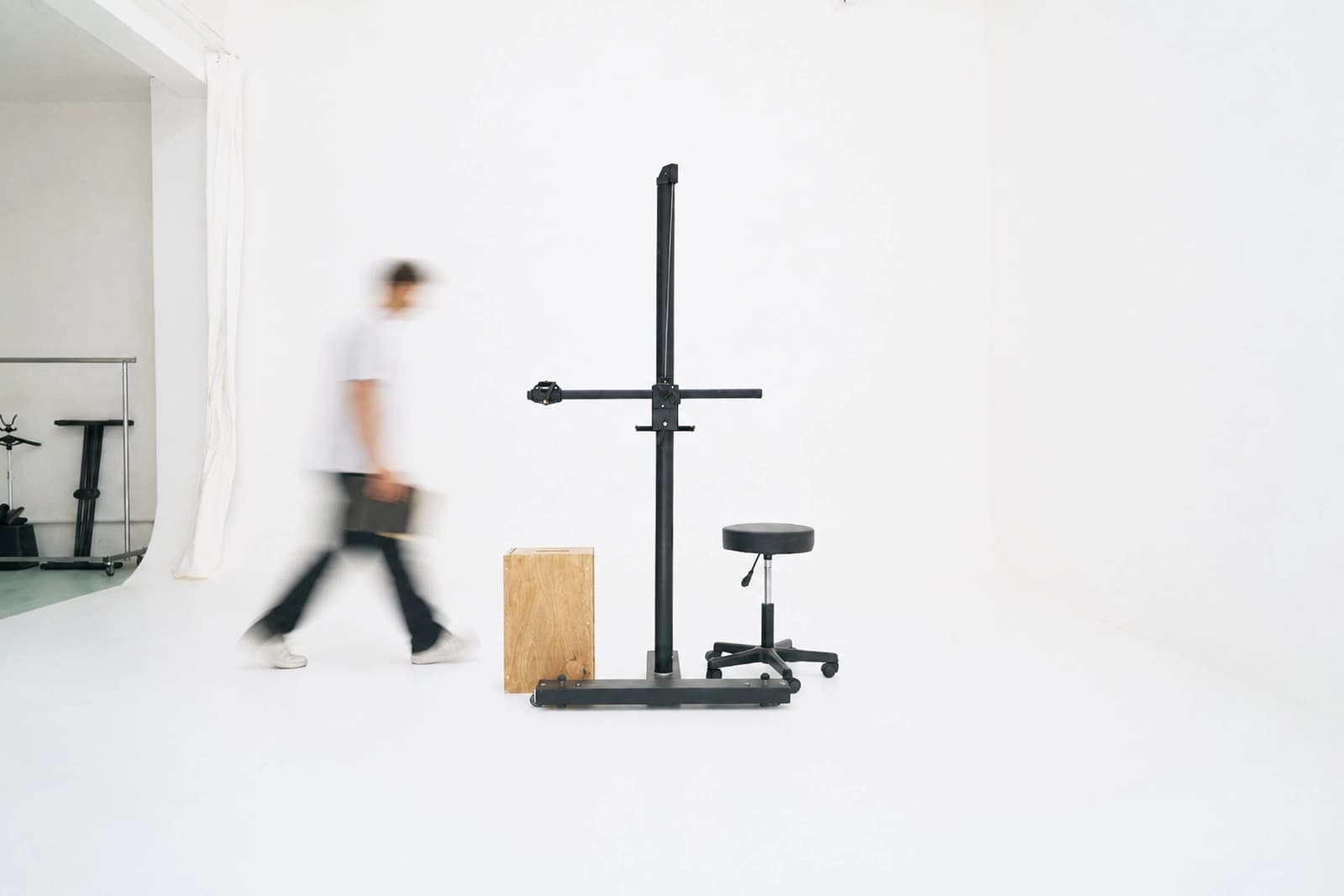 Space Daylight Photo Studio Equipped with Cyclorama - 5