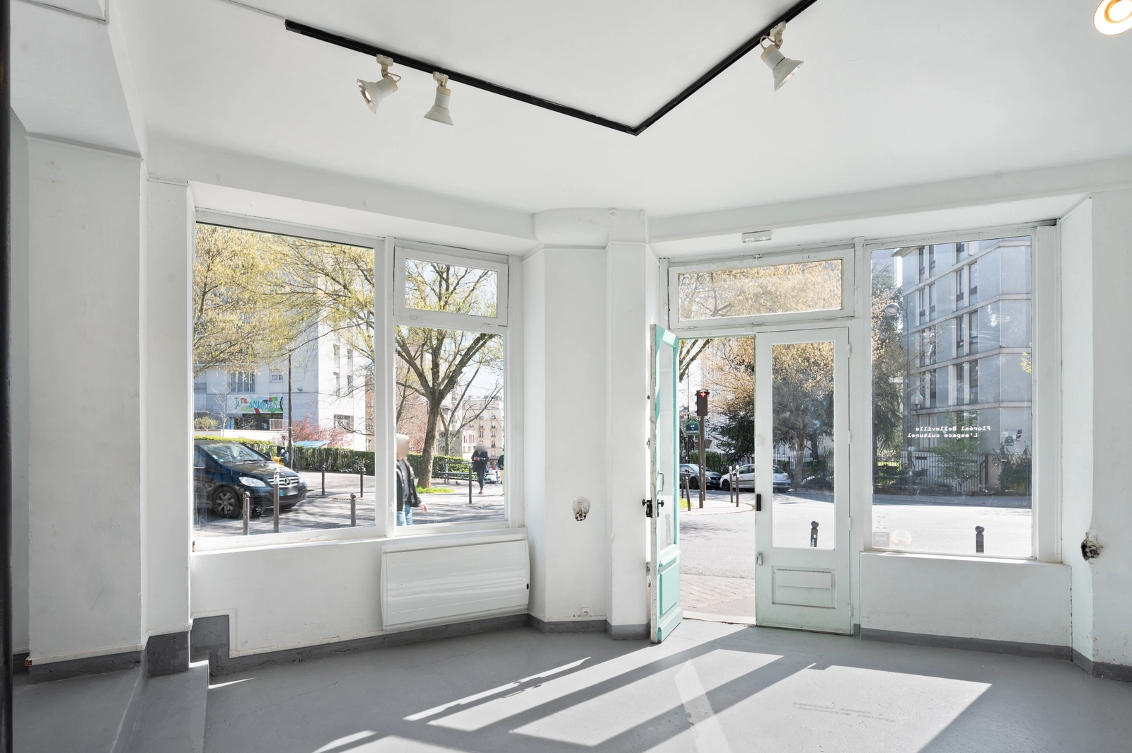 Space Galerie/Boutique lumineuse au pied du Parc de Belleville - 1