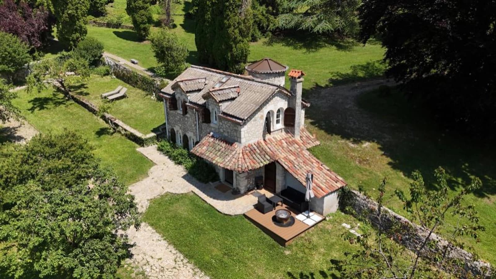 Espace Un Domaine Privé d'Exception, au Cœur d'un Parc du Jura, prés de Genève - 0