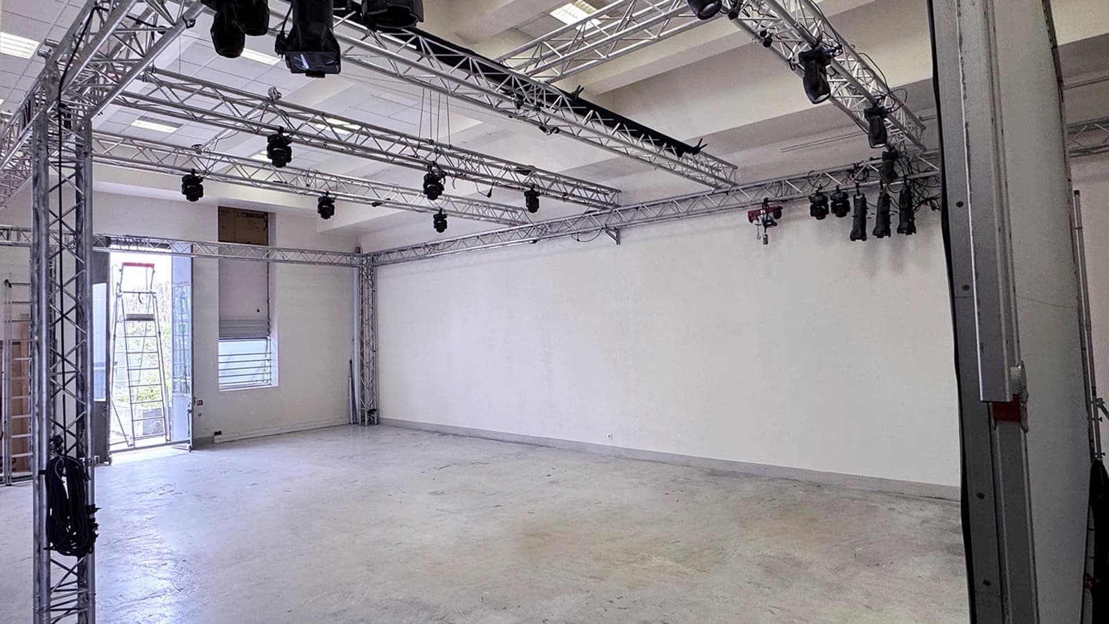 Space Spacious and modular shooting studio on the outskirts of Paris - 4