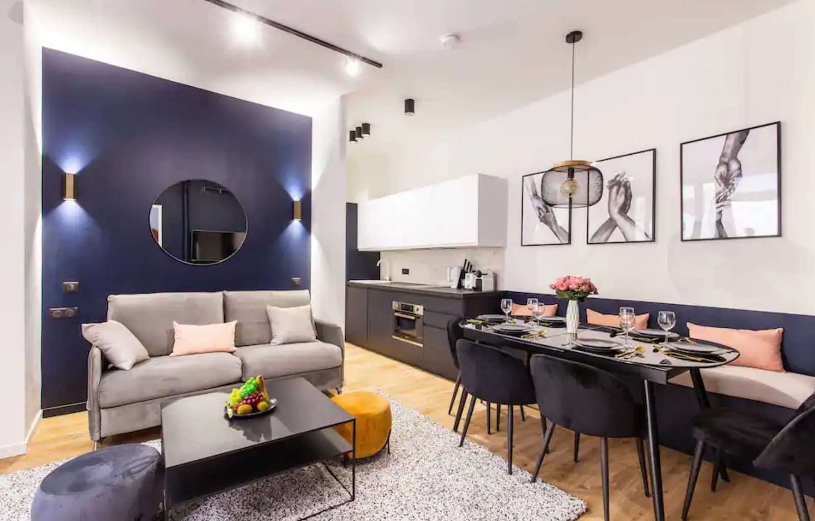 Entre Canal St-Martin et Marais: appartement de charme
