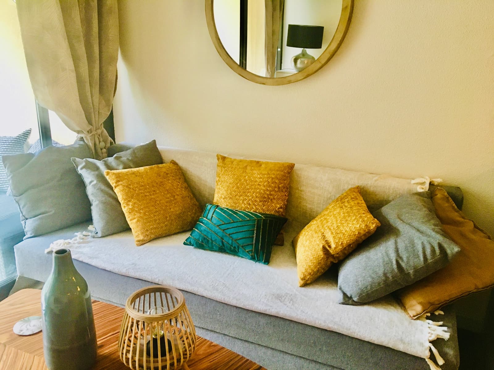 Dormitorio en Magnífico apartamento con terraza, piscina y vista al mar. - 1