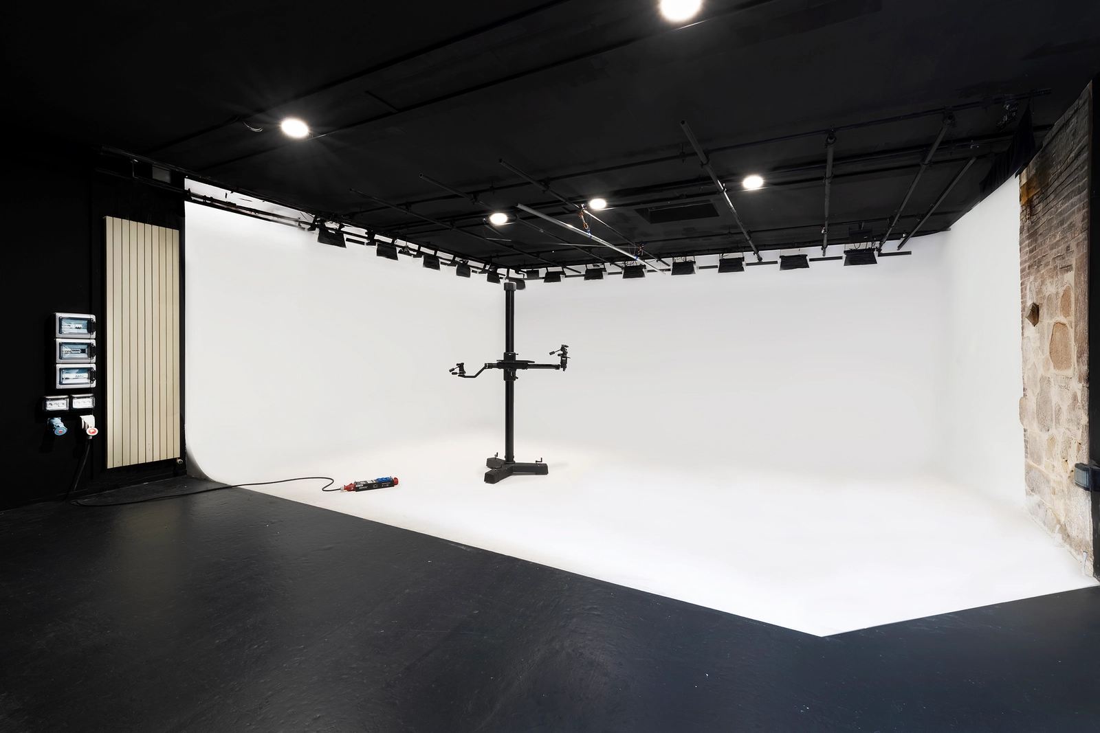 Espace Cyclo Photo et Video de 141m2  - 1