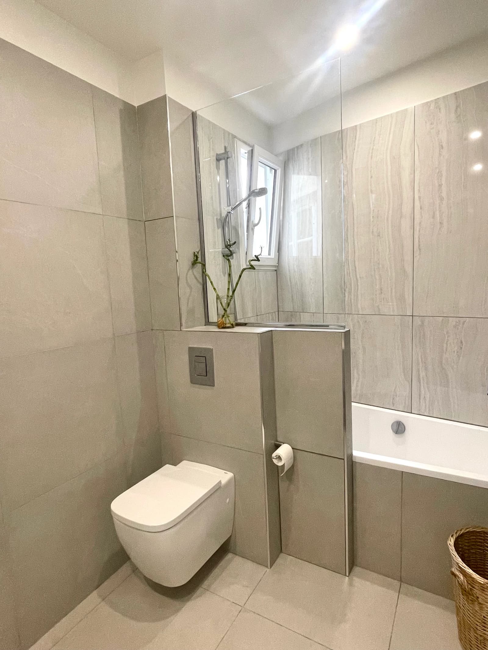 Space Beautiful Haussmanian-style apartment combining modernity and old-world charm - 4