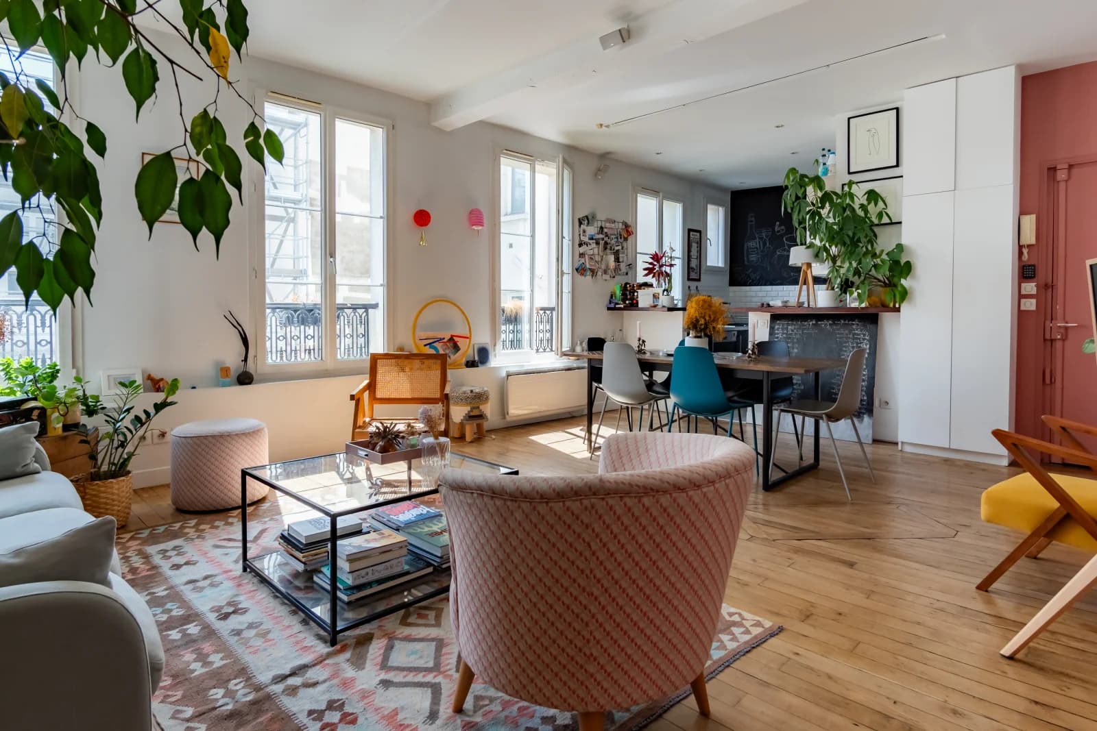 Space Quiet, charming apartment in the heart of the 10th arrondissement - 2